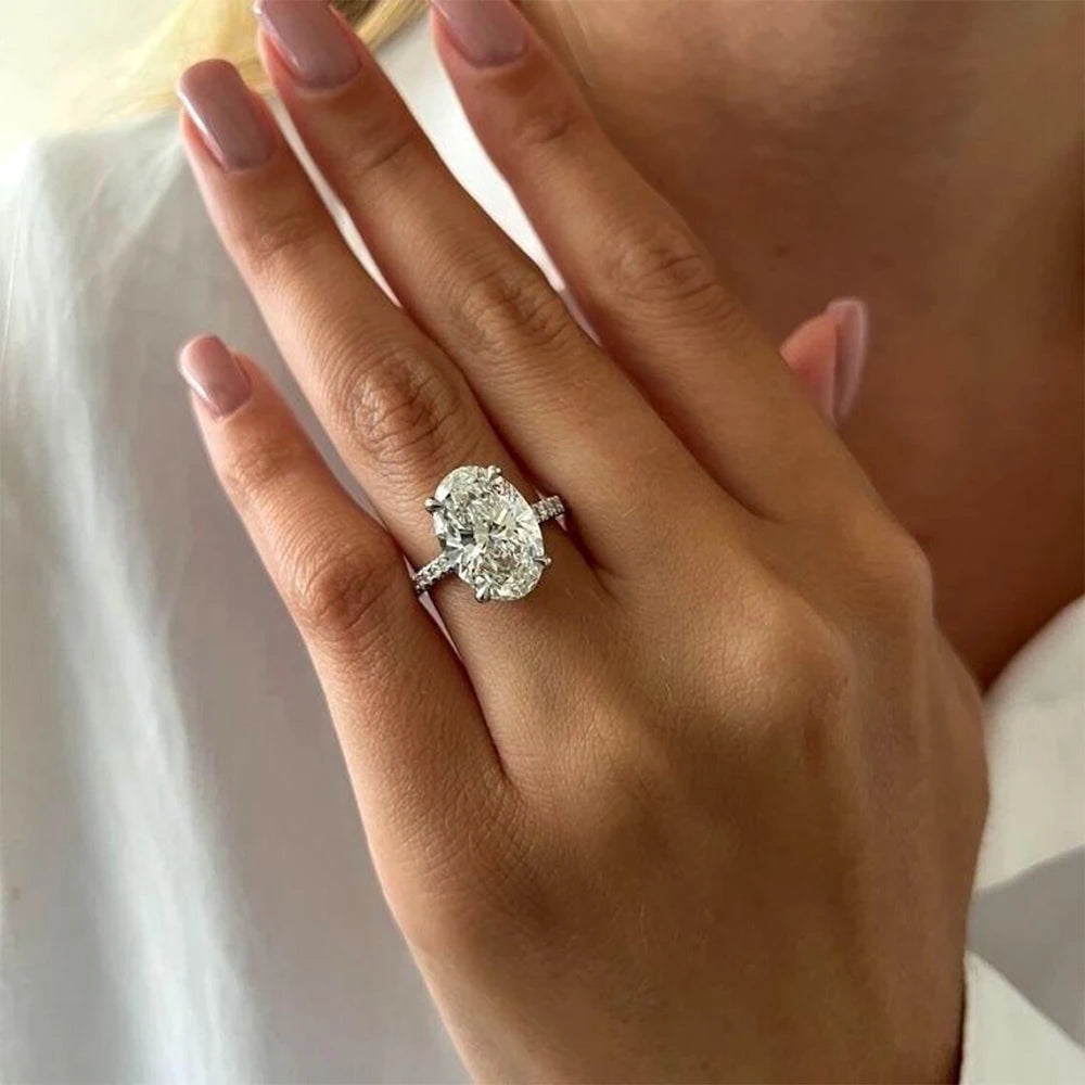 The Belgravia Oval Solitaire