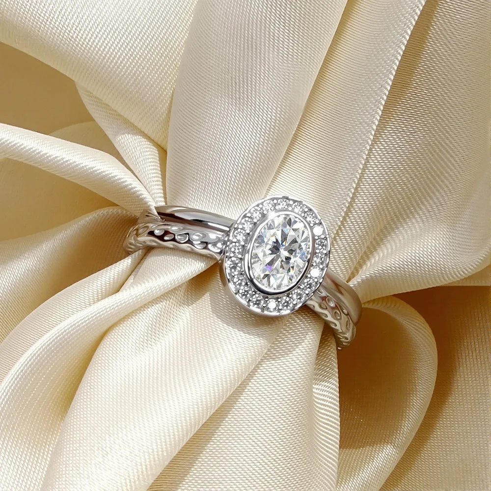 Halo Elegance Ring in S925