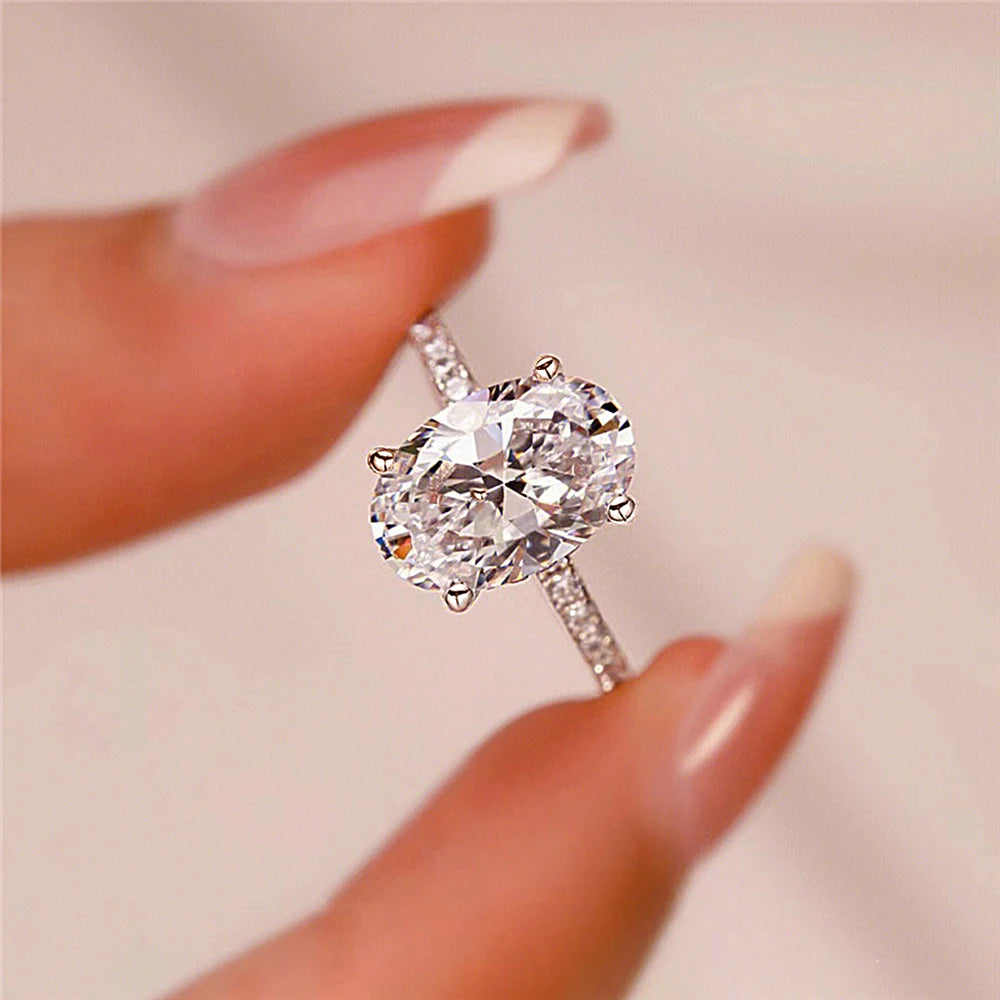 The Belgravia Oval Solitaire