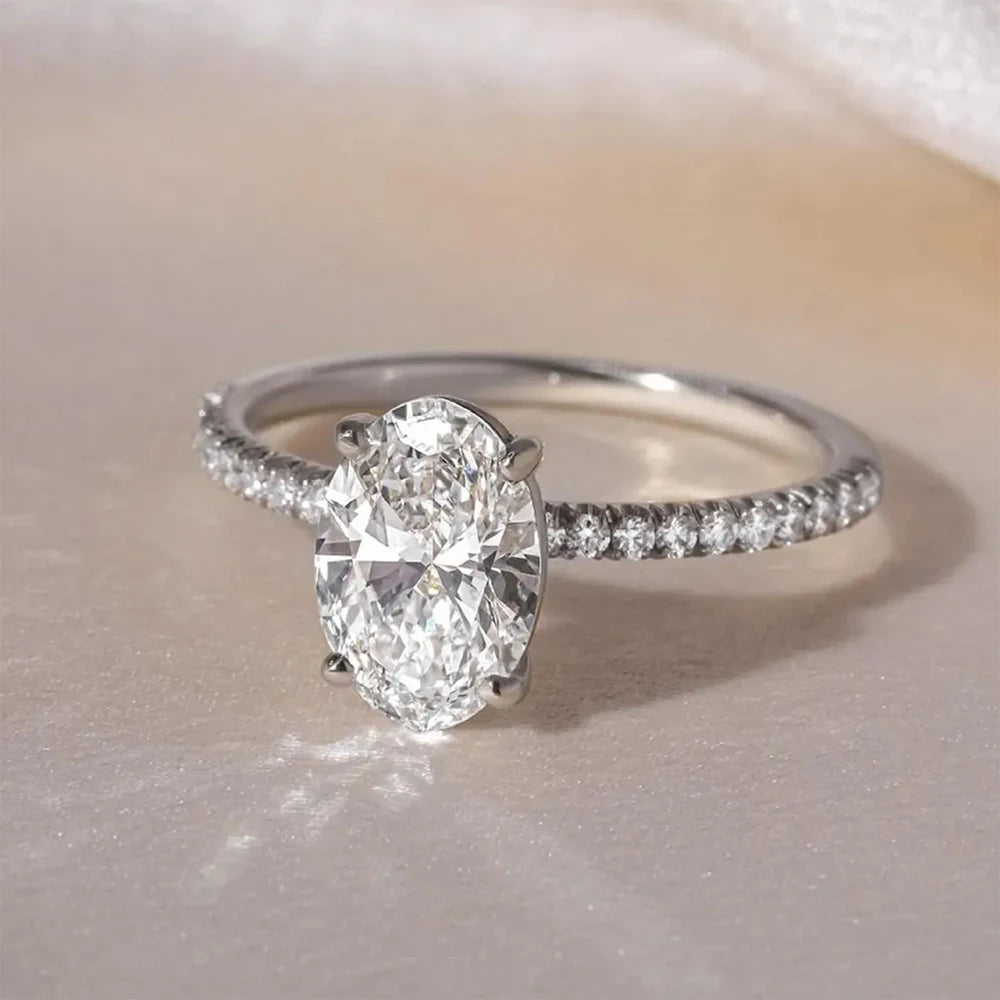 The Belgravia Oval Solitaire